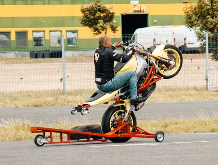 MotorRoadTech